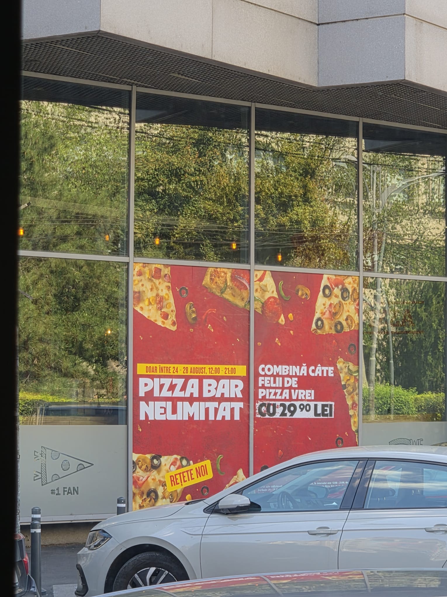 Cover for A venit Pizza